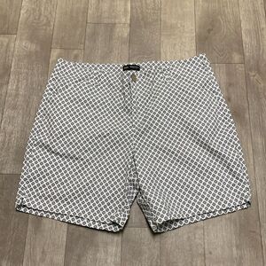 Womens NWOT LEE Regular‎ Fit Mid Rise Geometrical Bermuda Shorts
